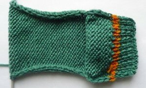 Простейший способ вязания носков на двух спицах без швов